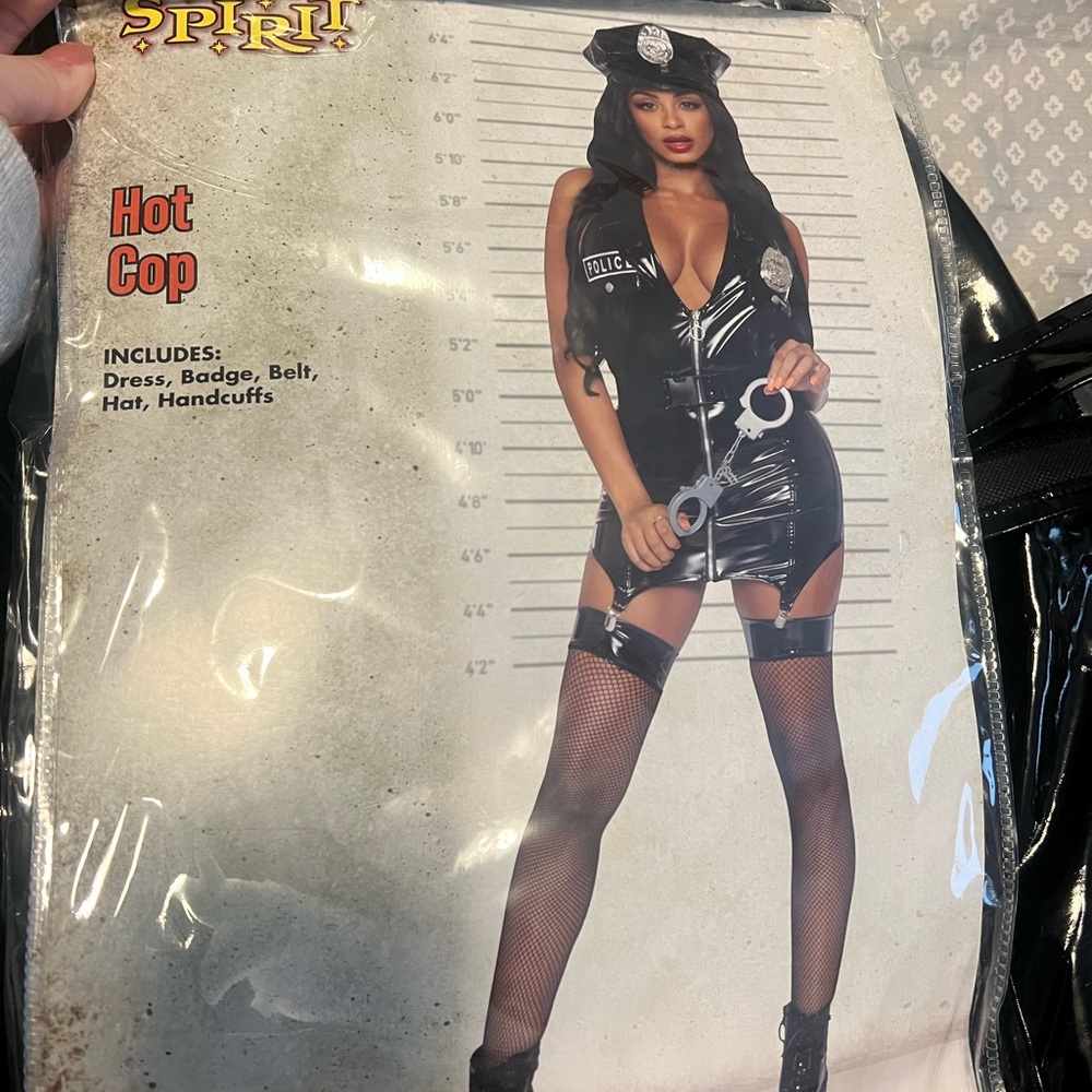 HALLOWEEN HOT COP COSTUME